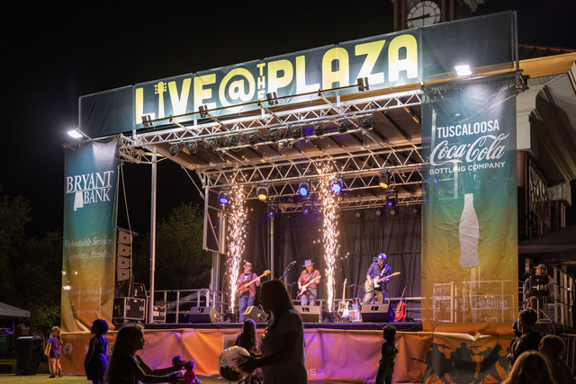 Live at the Plaza Crowd